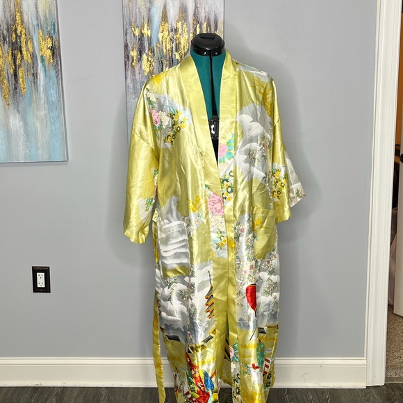 Yellow Kimono Robe - Picture 3 of 3